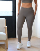 Effortless pocket leggings driftwood